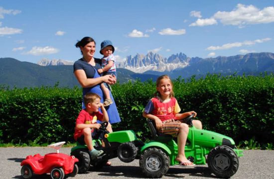 kinderferien am bauernhof suedtirol (1)